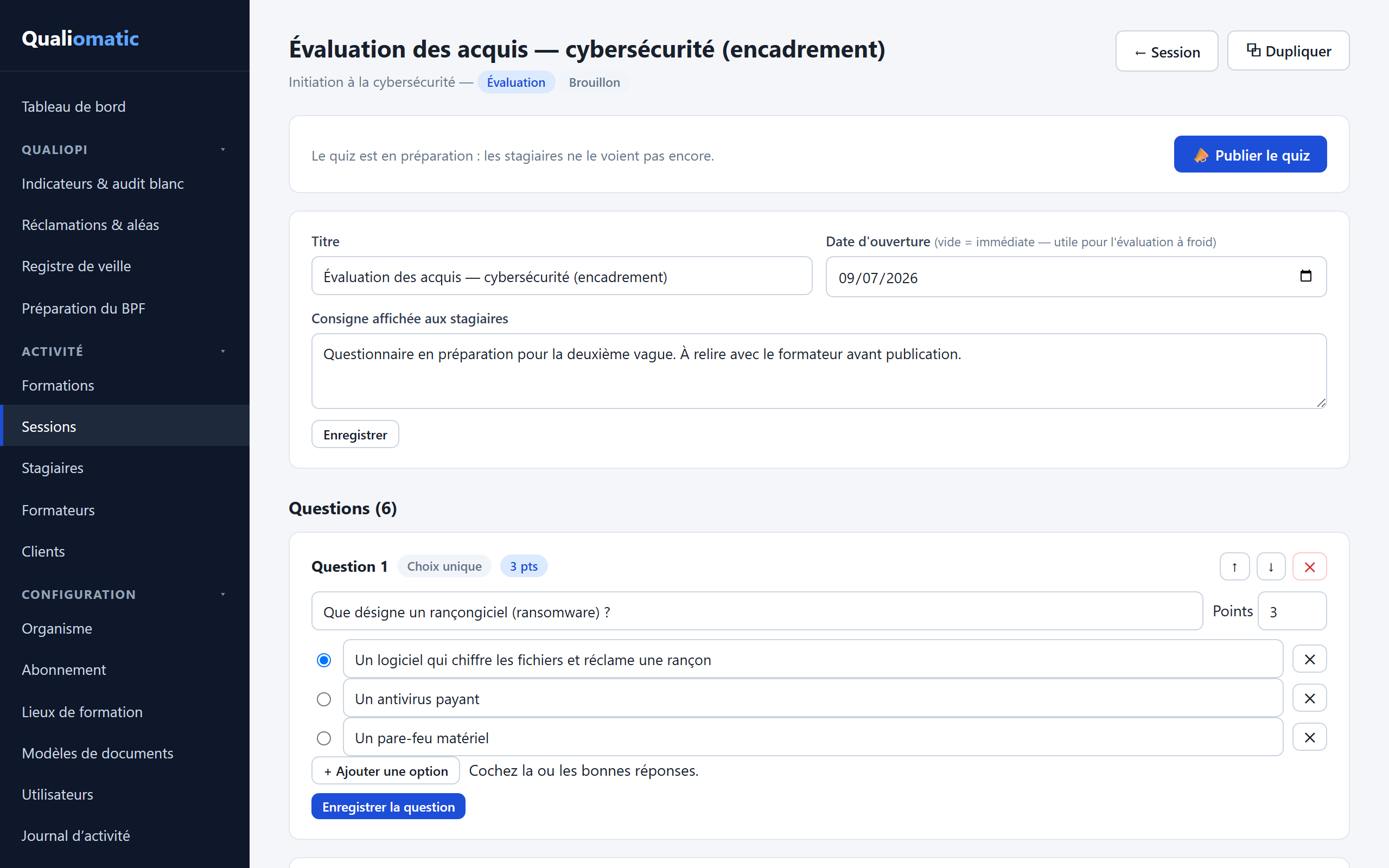Éditeur de quiz : questions de types variés, bonnes réponses et barème
